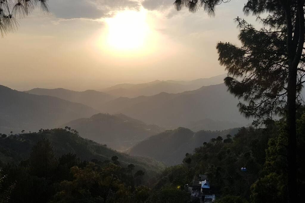 Kasauli Cascade A Cheerfull 4 Bedroom Challet Exterior photo